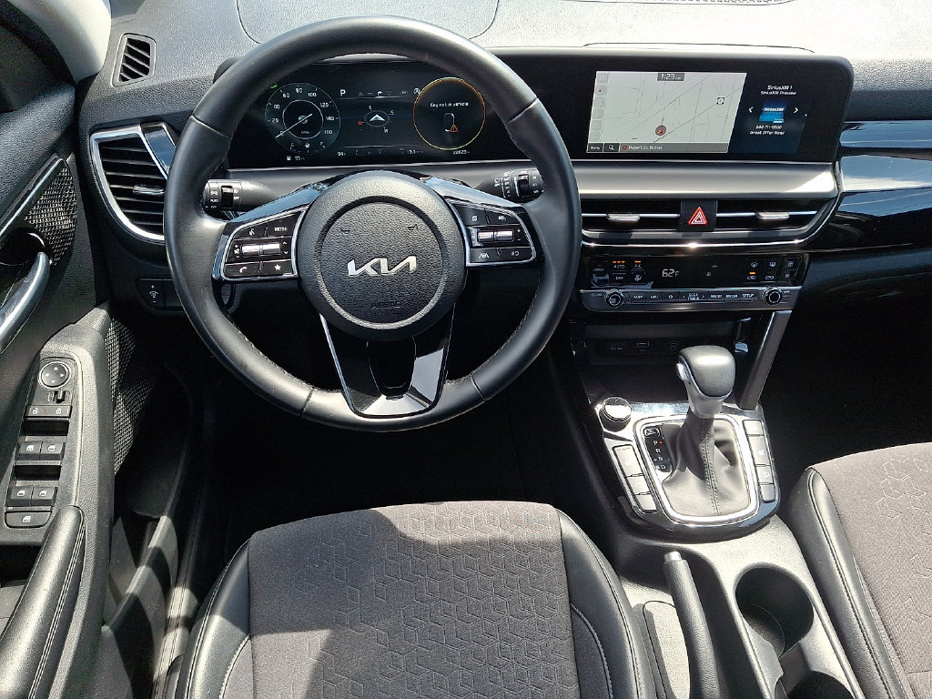 Used 2024 Kia Seltos S AWD/4WD image 11
