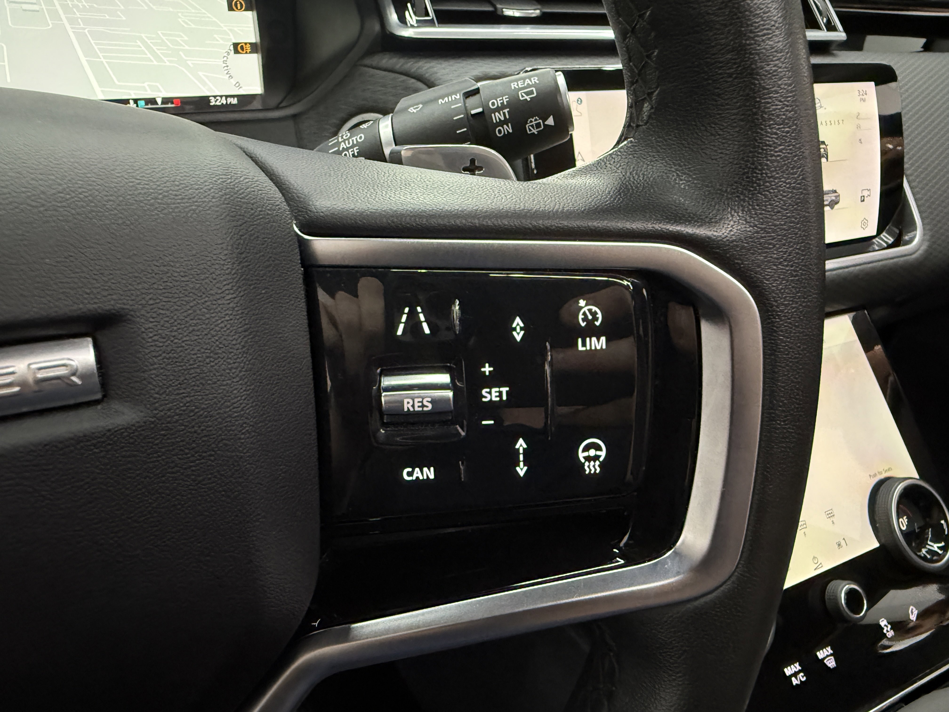 Used 2023 Land Rover Range Rover Velar R-Dynamic S image 16