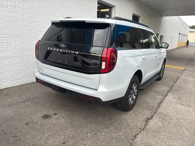Used 2025 Ford Expedition Active RWD image 19
