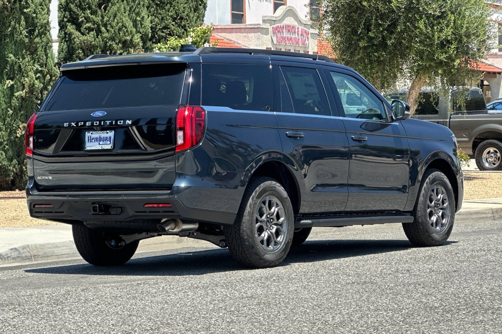 New 2026 Ford Expedition Active RWD image 4