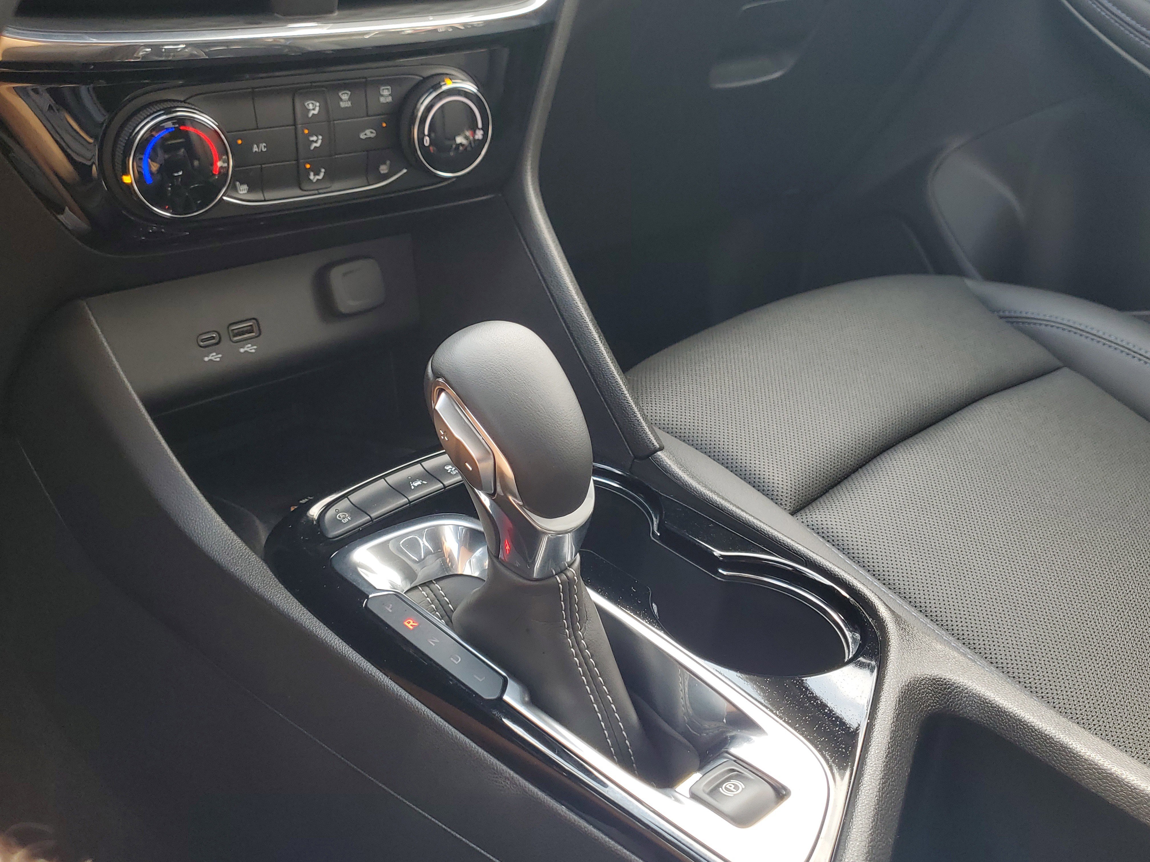 Used 2025 Buick Encore GX Sport Touring w/ Advanced Technology Package image 27