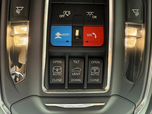 New 2025 Jeep Grand Cherokee L Limited w/ Black Appearance Package image 31