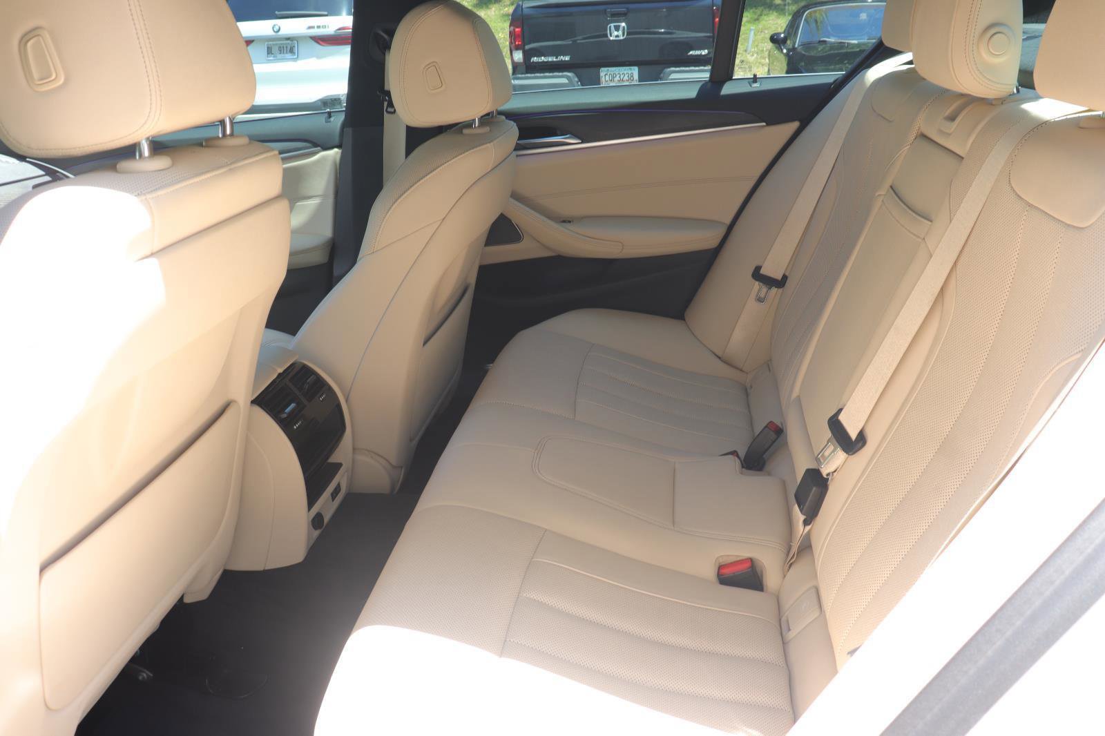 Used 2021 BMW 530i w/ Premium Package RWD image 13