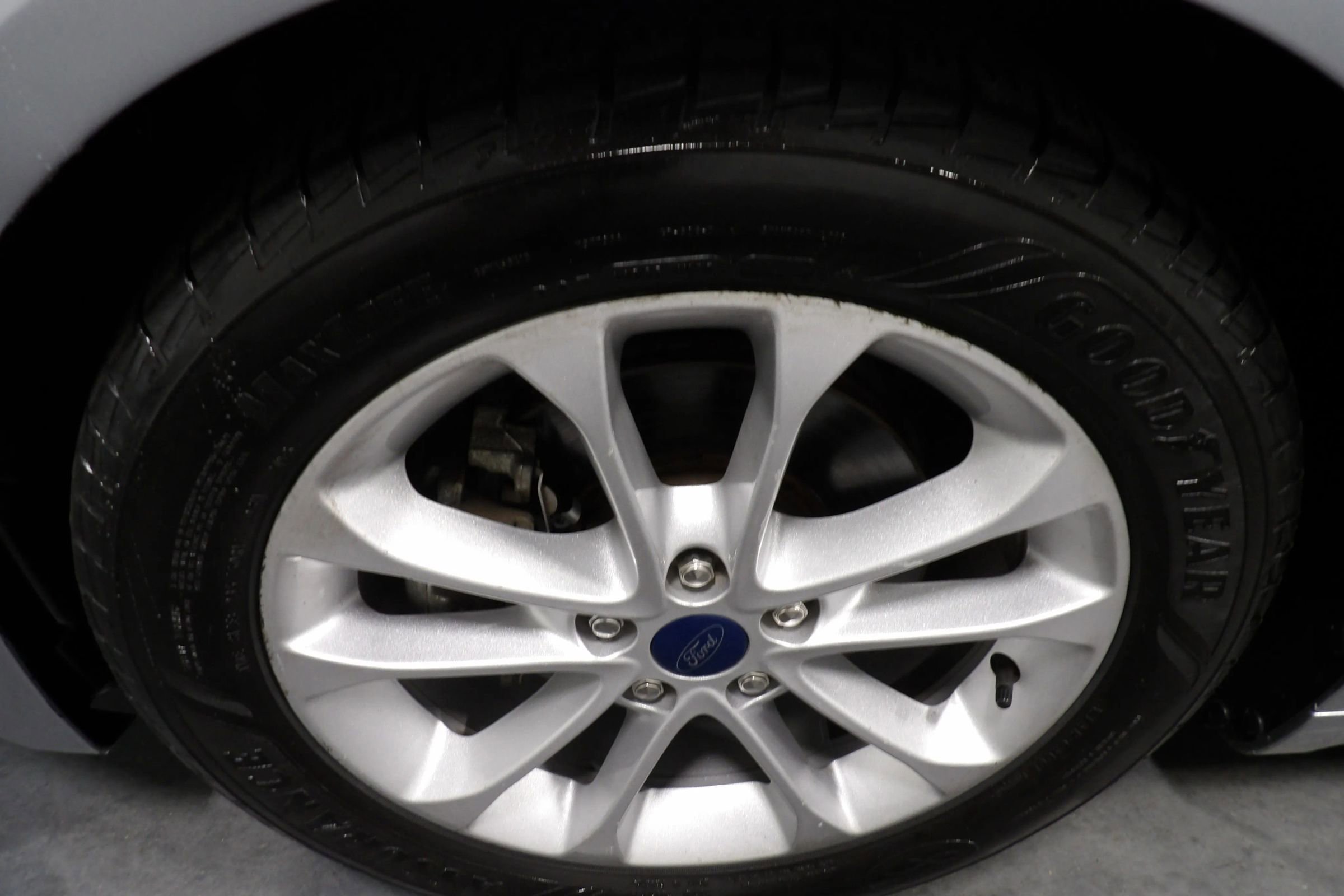 Used 2020 Ford Fusion SE image 23