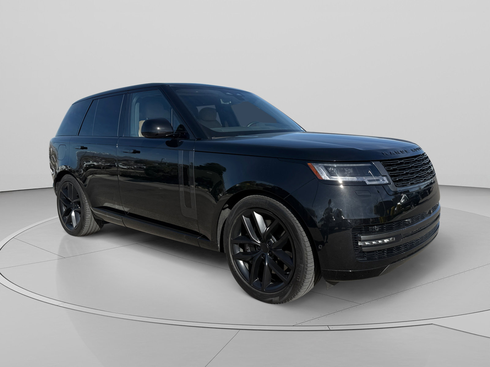 Used 2025 Land Rover Range Rover SE image 7