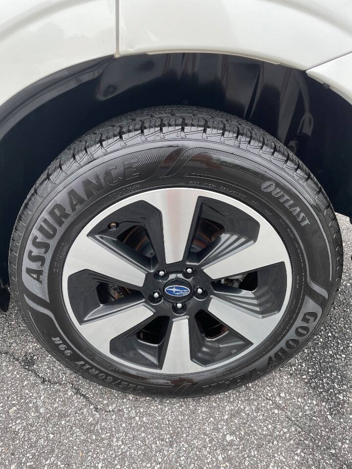 Used 2017 Subaru Forester 2.5i Limited w/ Popular Package #1 AWD/4WD image 10
