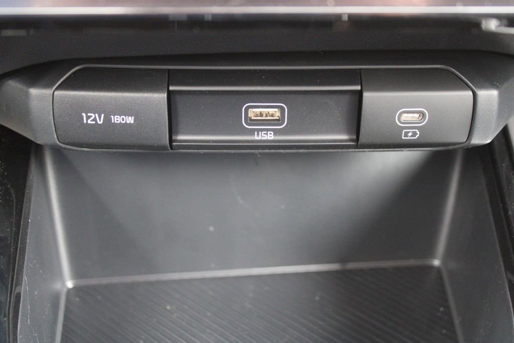 New 2026 Kia Niro EX FWD image 34