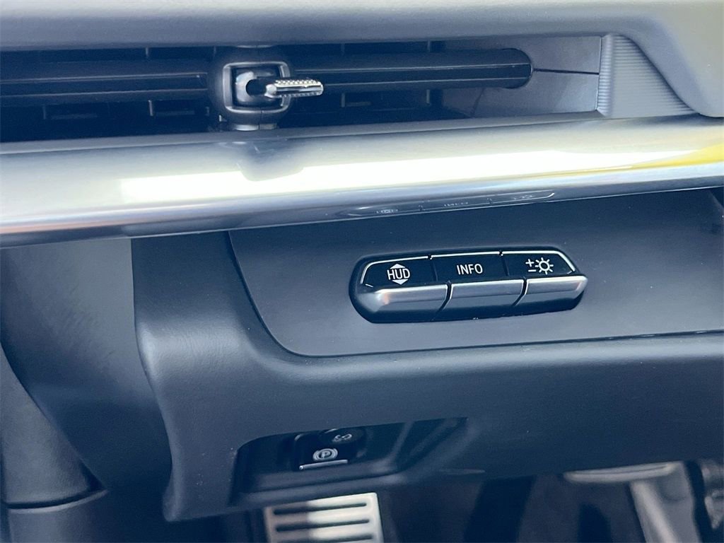 New 2025 Chevrolet Corvette E-Ray image 18