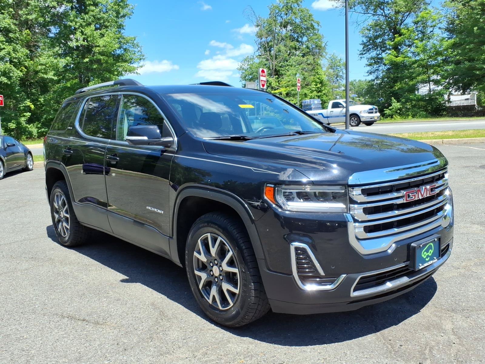 Certified 2023 GMC Acadia SLE w/ Driver Convenience Package AWD/4WD image 1