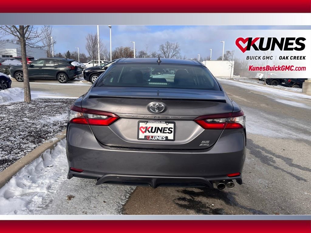 Used 2024 Toyota Camry SE image 4