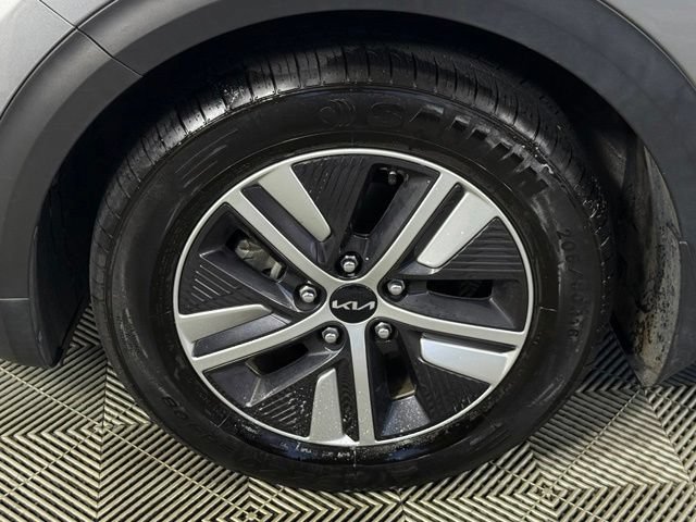 Used 2022 Kia Niro LXS FWD image 12