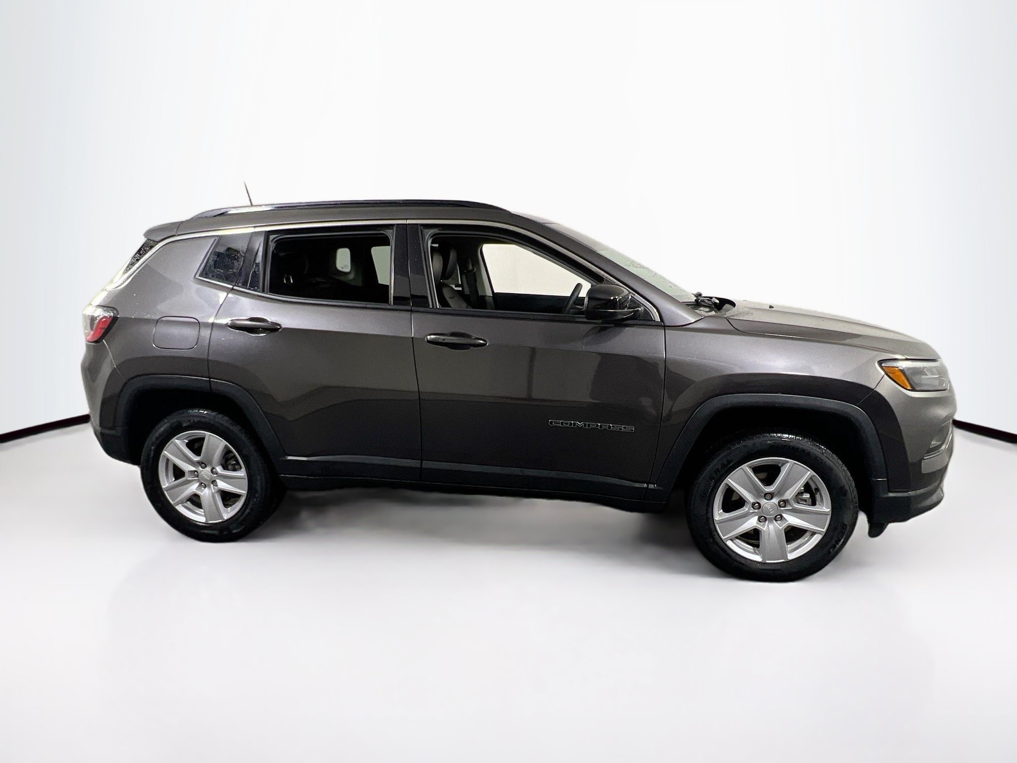 Used 2022 Jeep Compass Latitude AWD/4WD image 4
