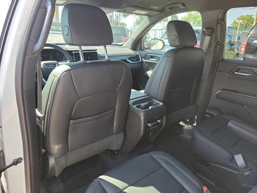 Used 2026 GMC Acadia Elevation w/ Elevation Premium Package FWD image 15