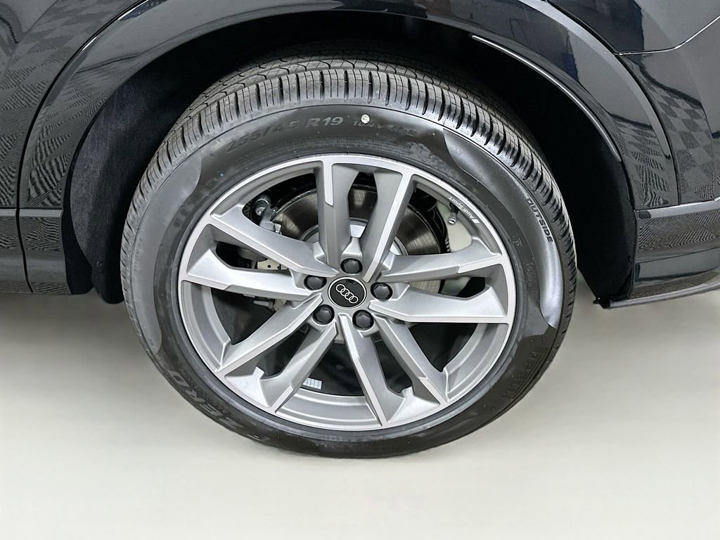 Used 2025 Audi Q3 2.0T Premium AWD/4WD image 24