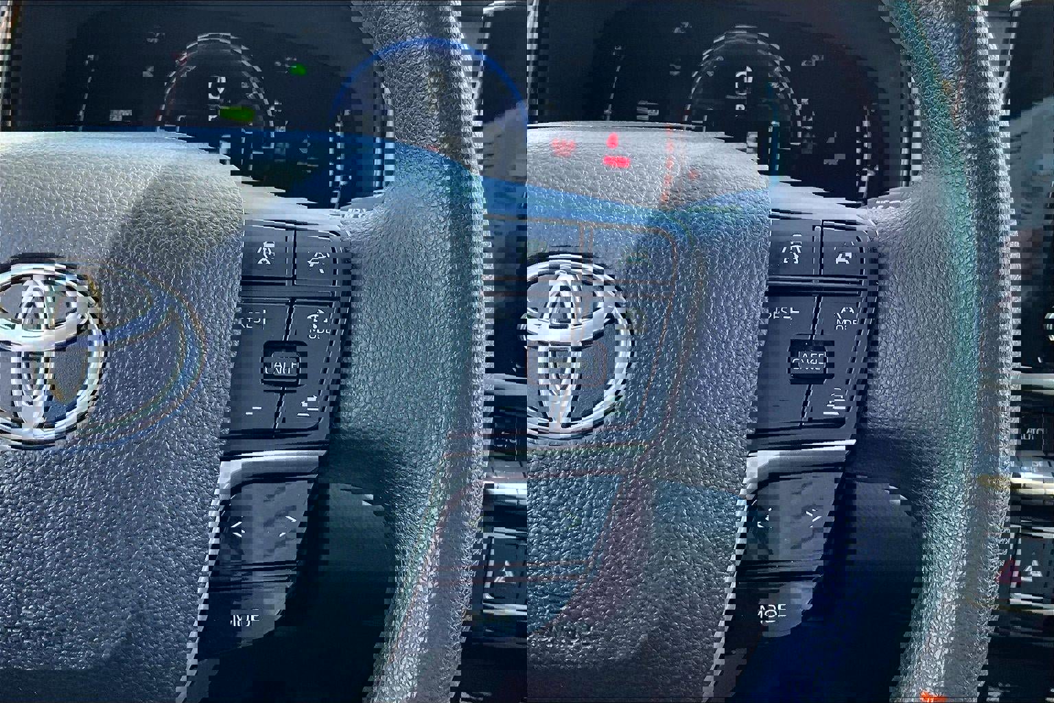 Used 2025 Toyota Camry LE FWD image 19