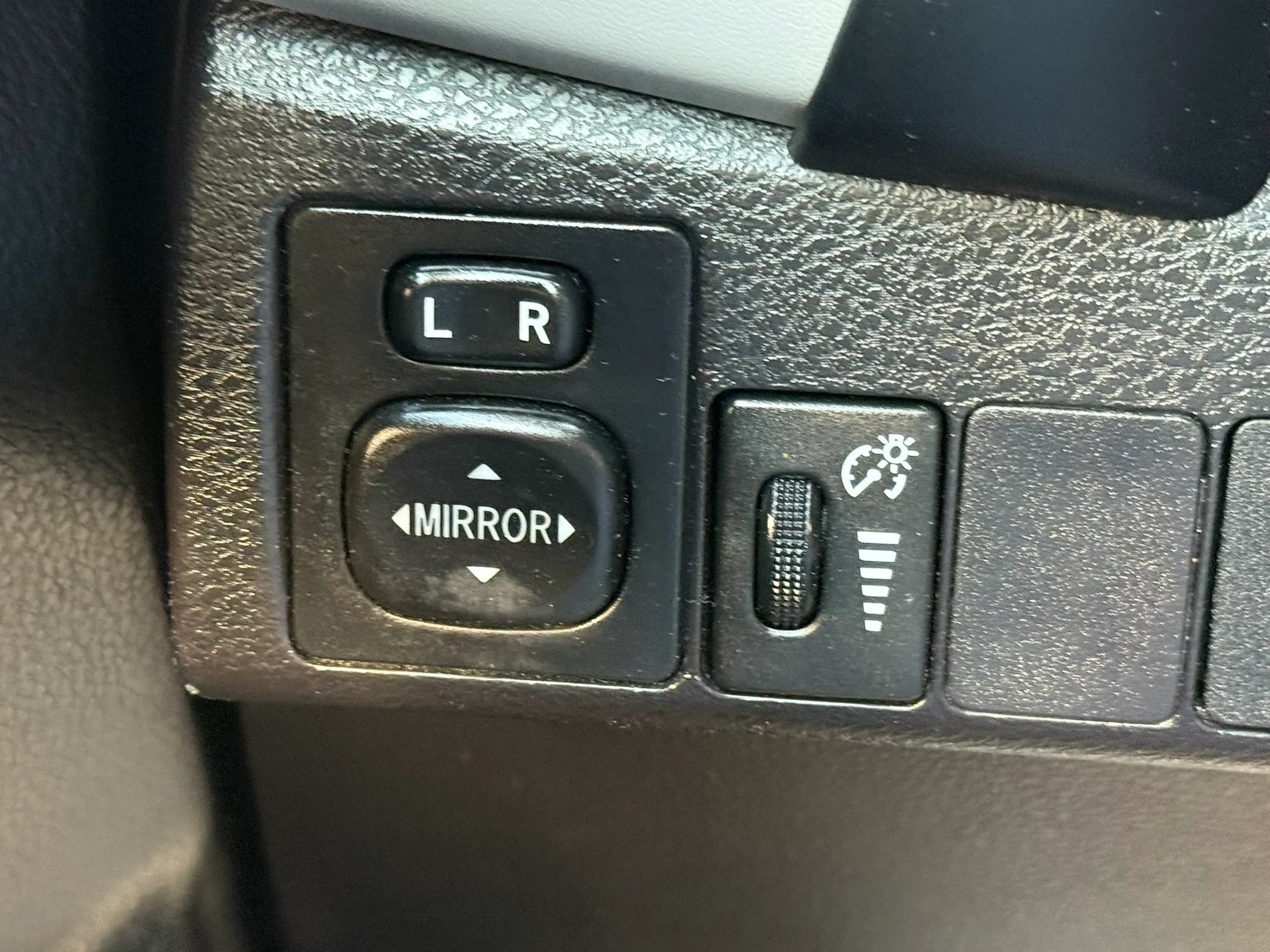 Used 2018 Toyota Corolla LE FWD image 27