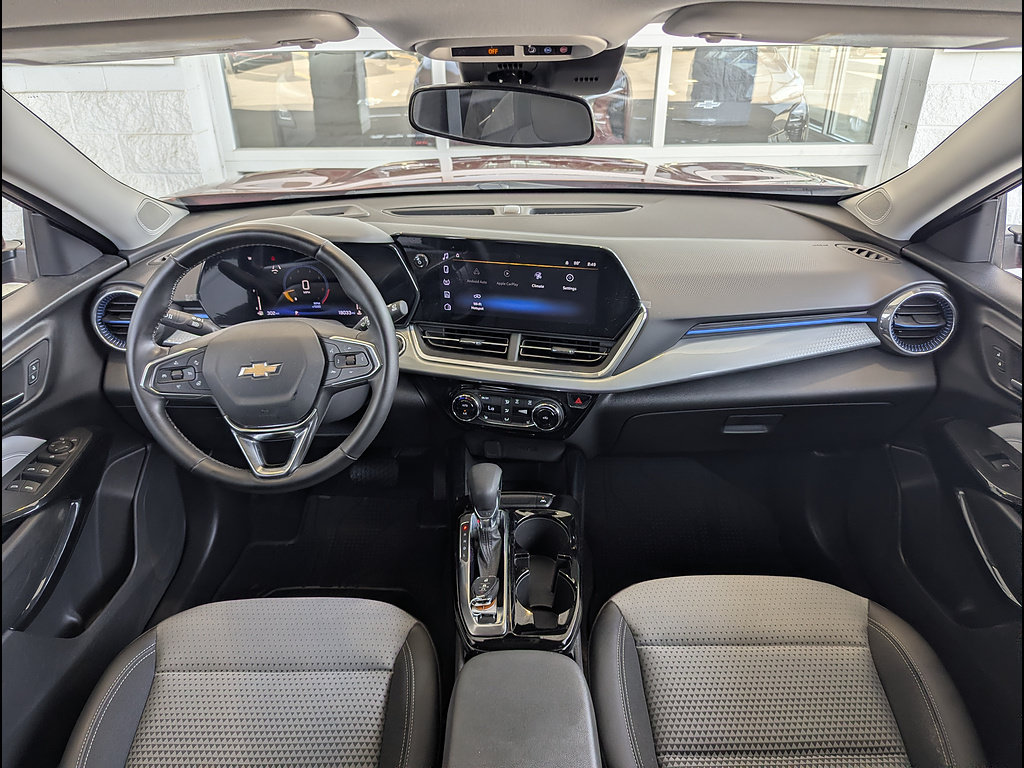 Used 2024 Chevrolet Trax LT w/ Driver Confidence Package FWD image 23