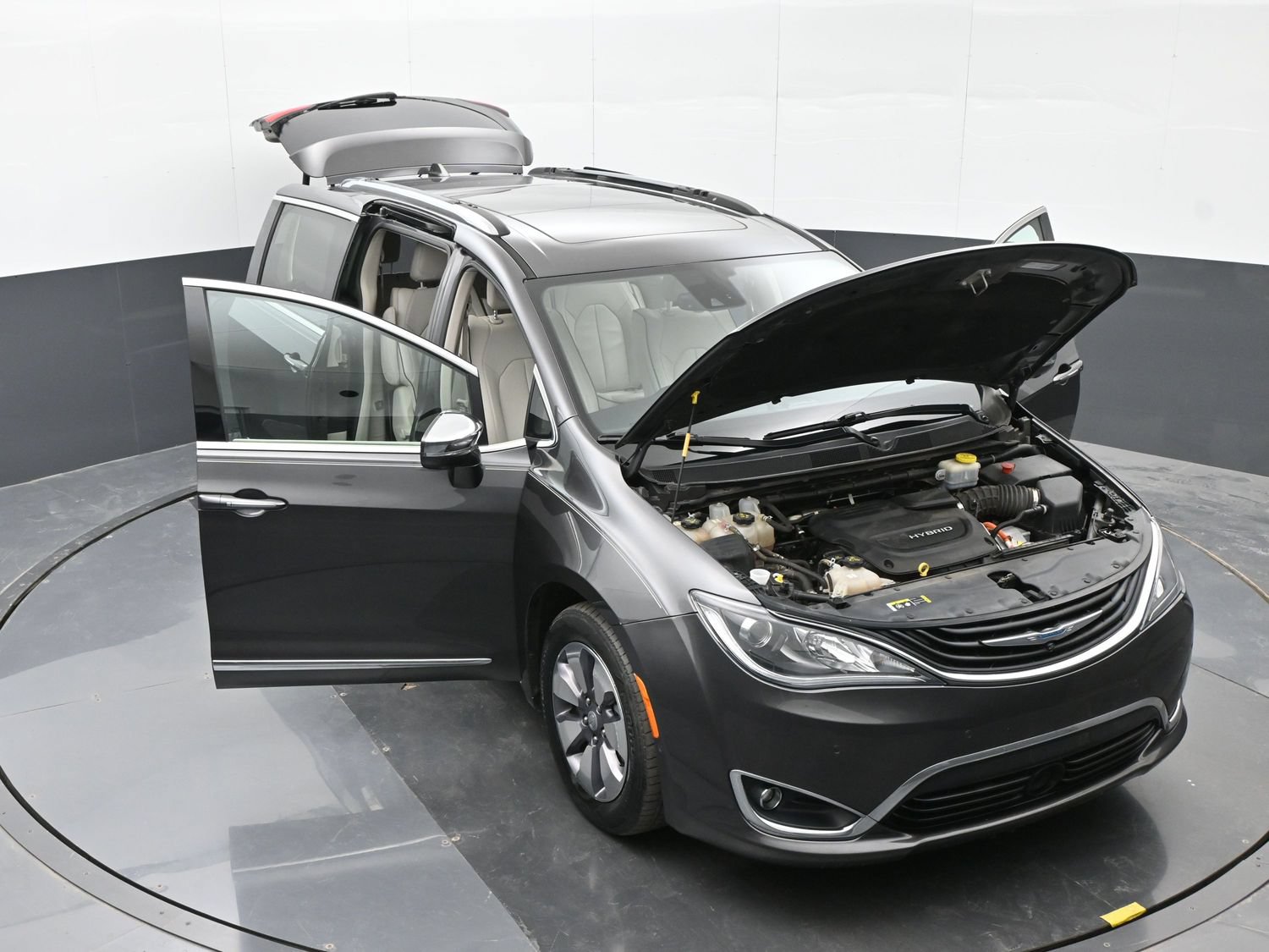 Used 2018 Chrysler Pacifica Limited w/ Advanced Safetytec Group FWD image 47