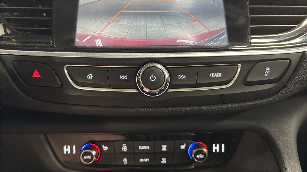 Used 2018 Buick Regal Essence w/ Driver Confidence Package #1 image 29