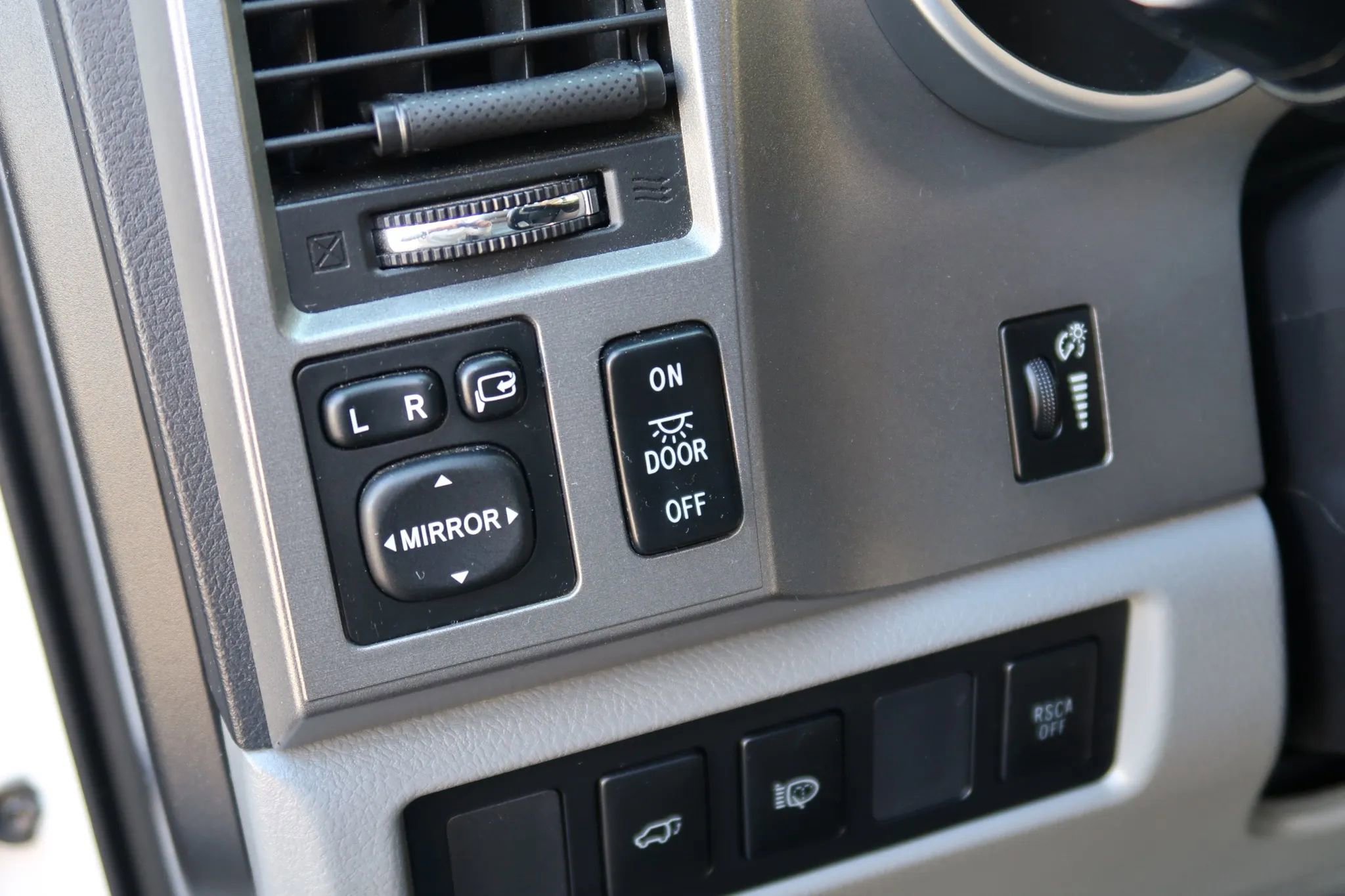 Used 2013 Toyota Sequoia Limited image 30