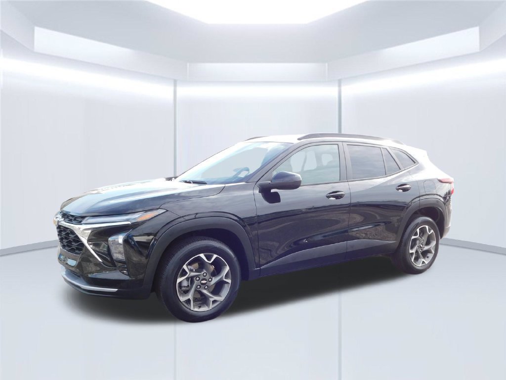 Used 2025 Chevrolet Trax LT FWD image 7