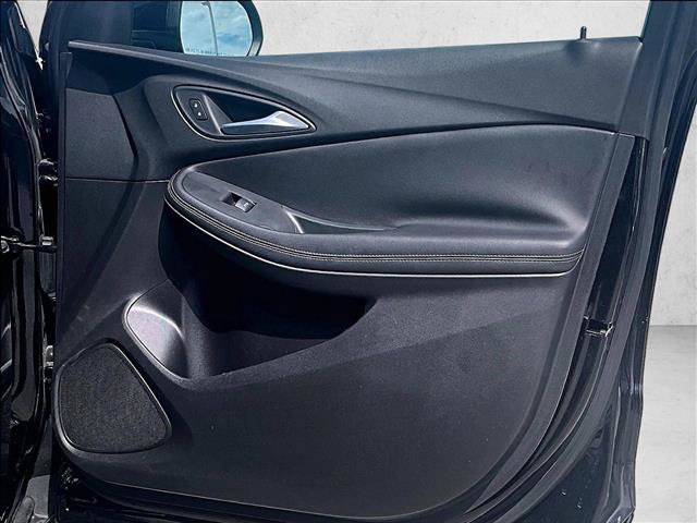 Used 2020 Buick Encore GX Preferred w/ Cold Weather Comfort Package FWD image 19