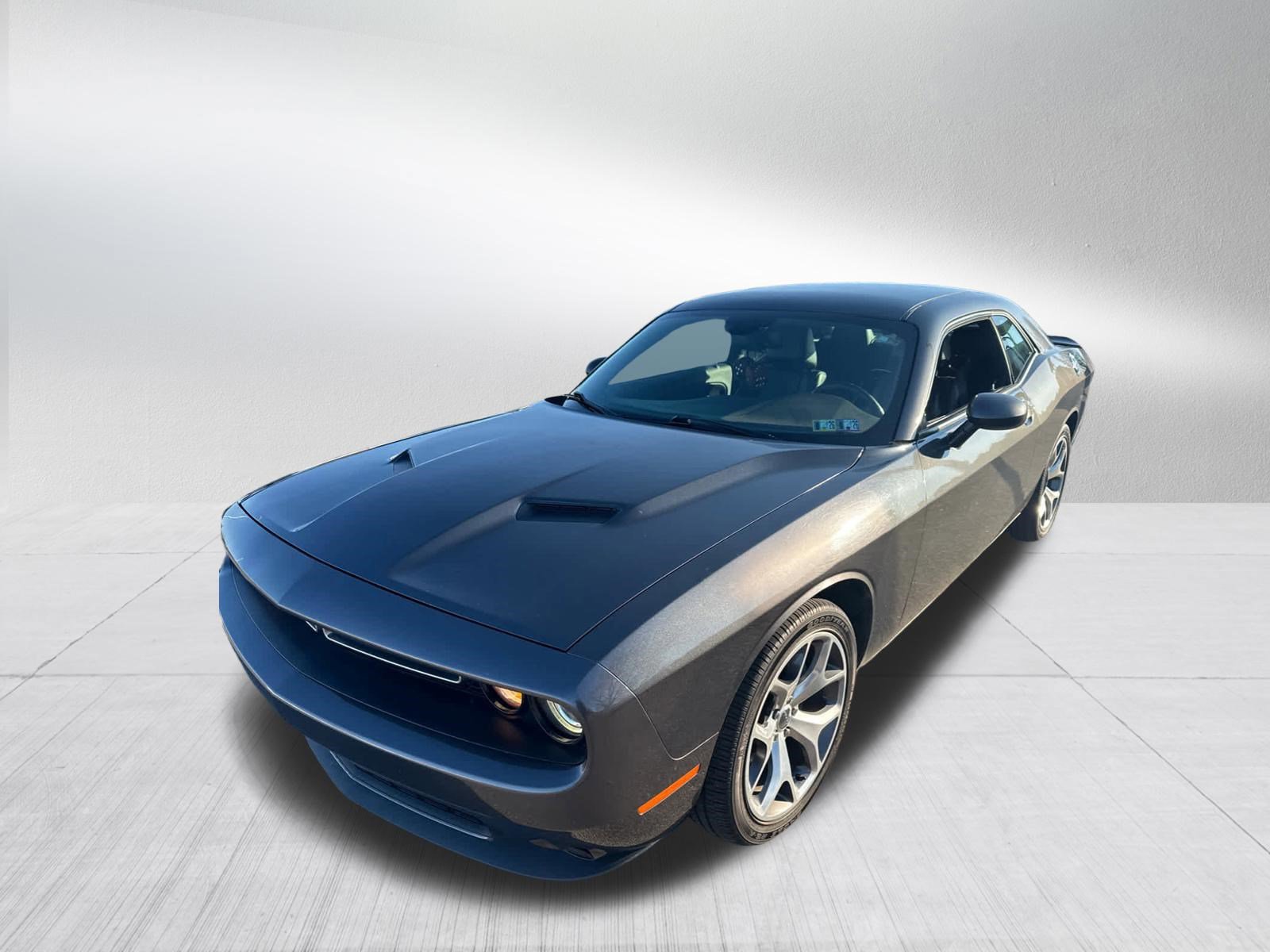 Used 2016 Dodge Challenger SXT Plus image 2