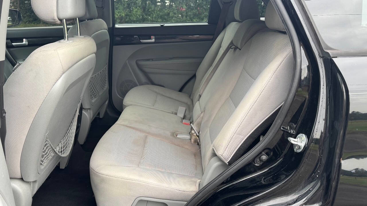 Used 2015 Kia Sorento LX image 10