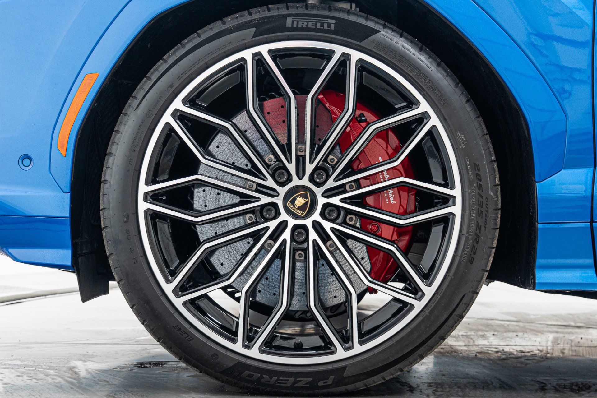 Used 2025 Lamborghini Urus SE image 10