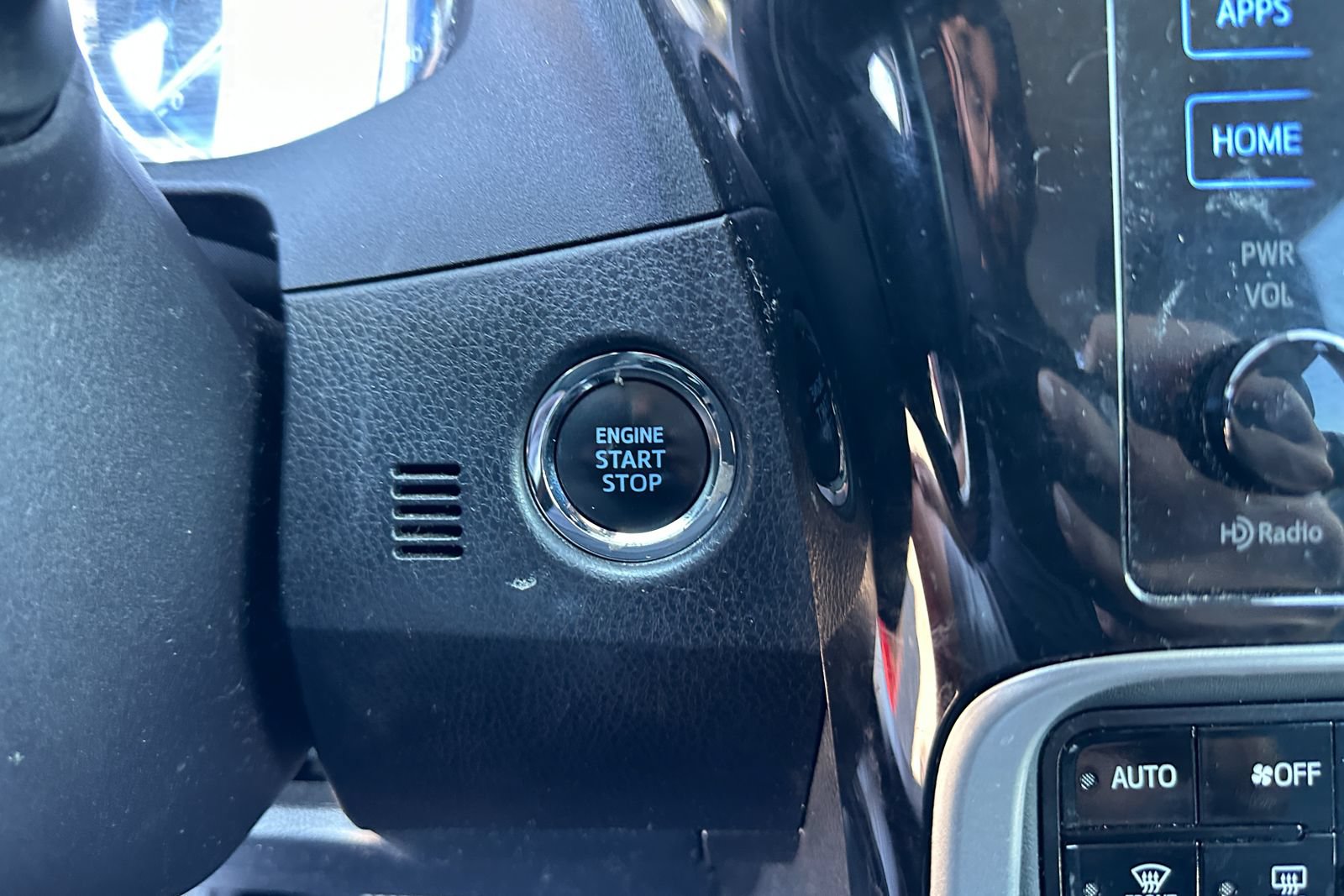 Used 2019 Toyota Corolla XLE FWD image 21