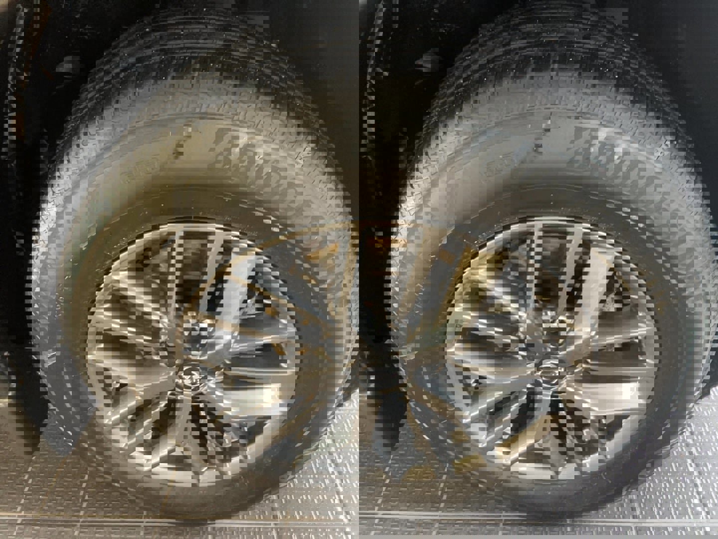 Used 2023 Nissan Rogue S image 5