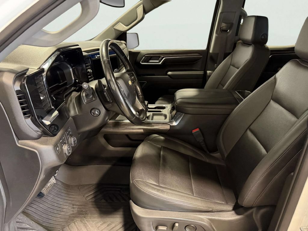Used 2023 Chevrolet Silverado 1500 LTZ AWD/4WD image 13