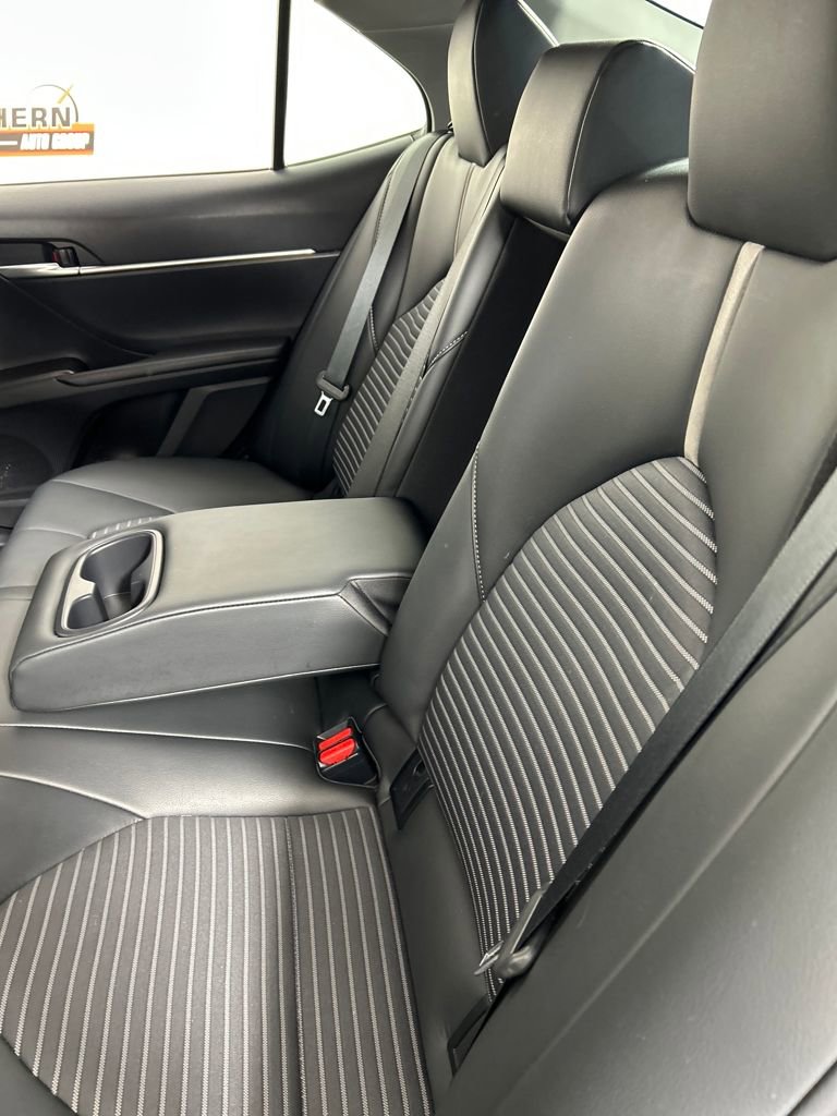 Used 2024 Toyota Camry SE image 16