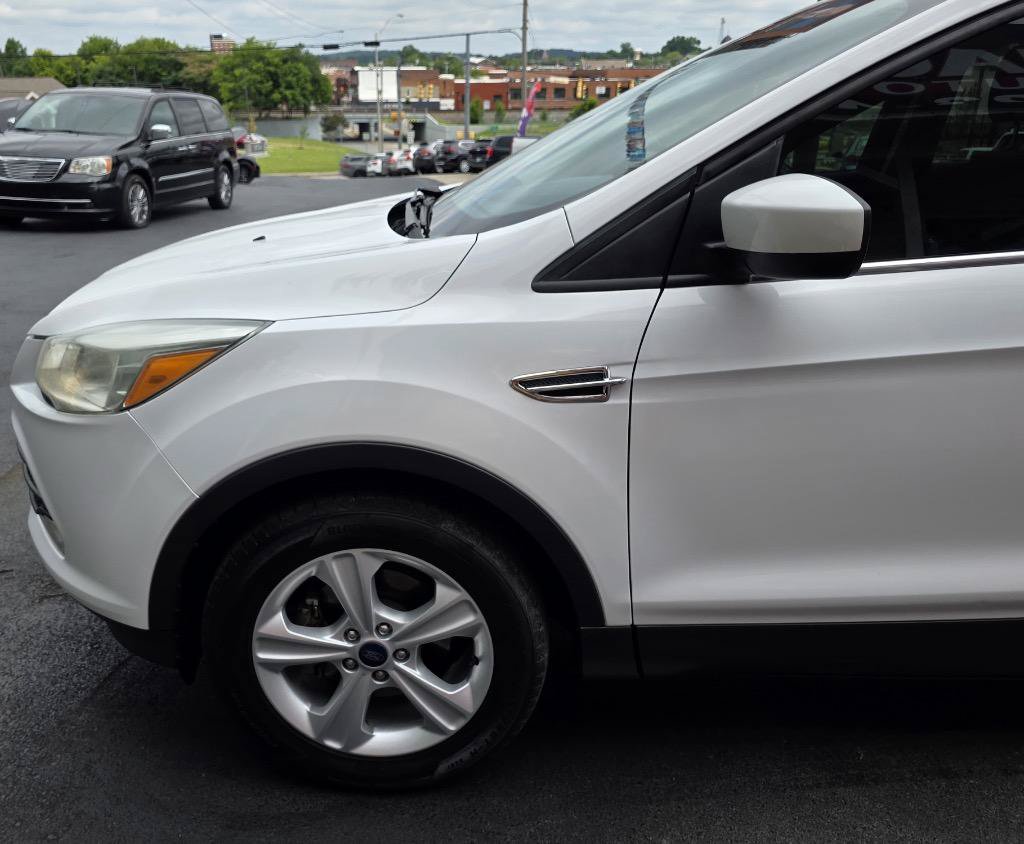 Used 2016 Ford Escape SE FWD image 8