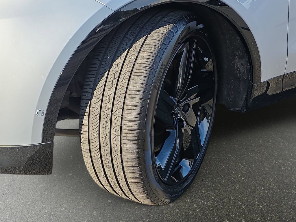 Certified 2024 Land Rover Discovery Dynamic SE AWD/4WD image 37