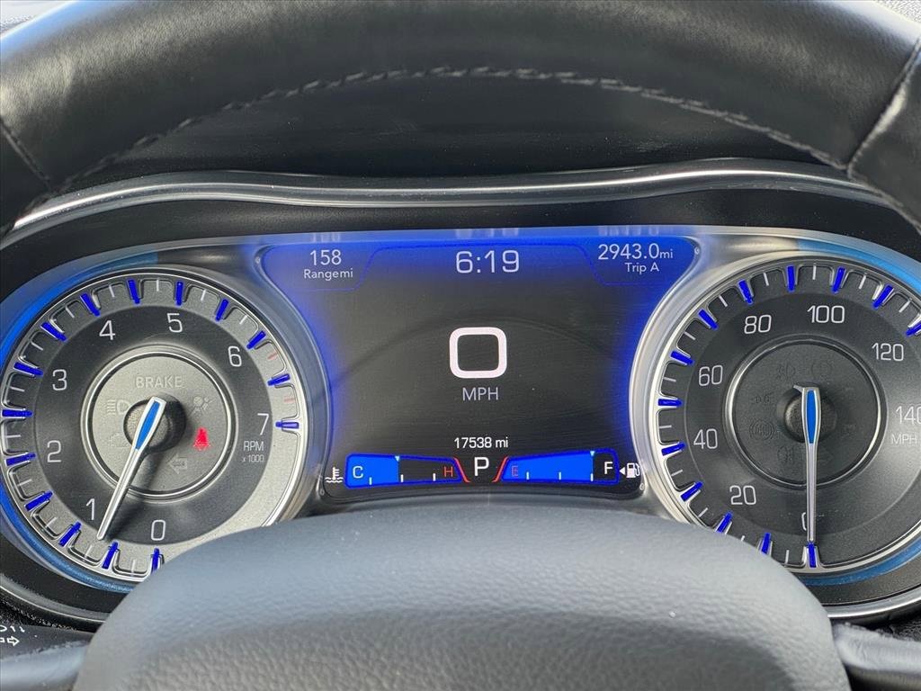 Used 2019 Chrysler 300 Touring w/ Sport Appearance Package image 15