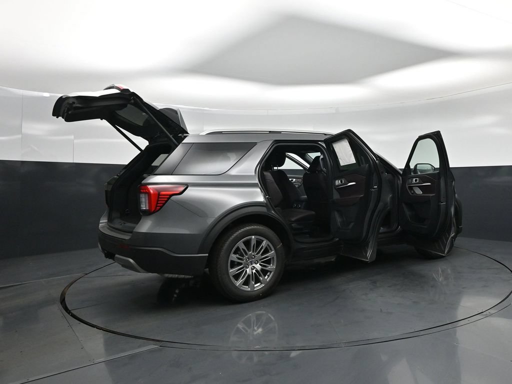 New 2026 Ford Explorer Platinum RWD image 5