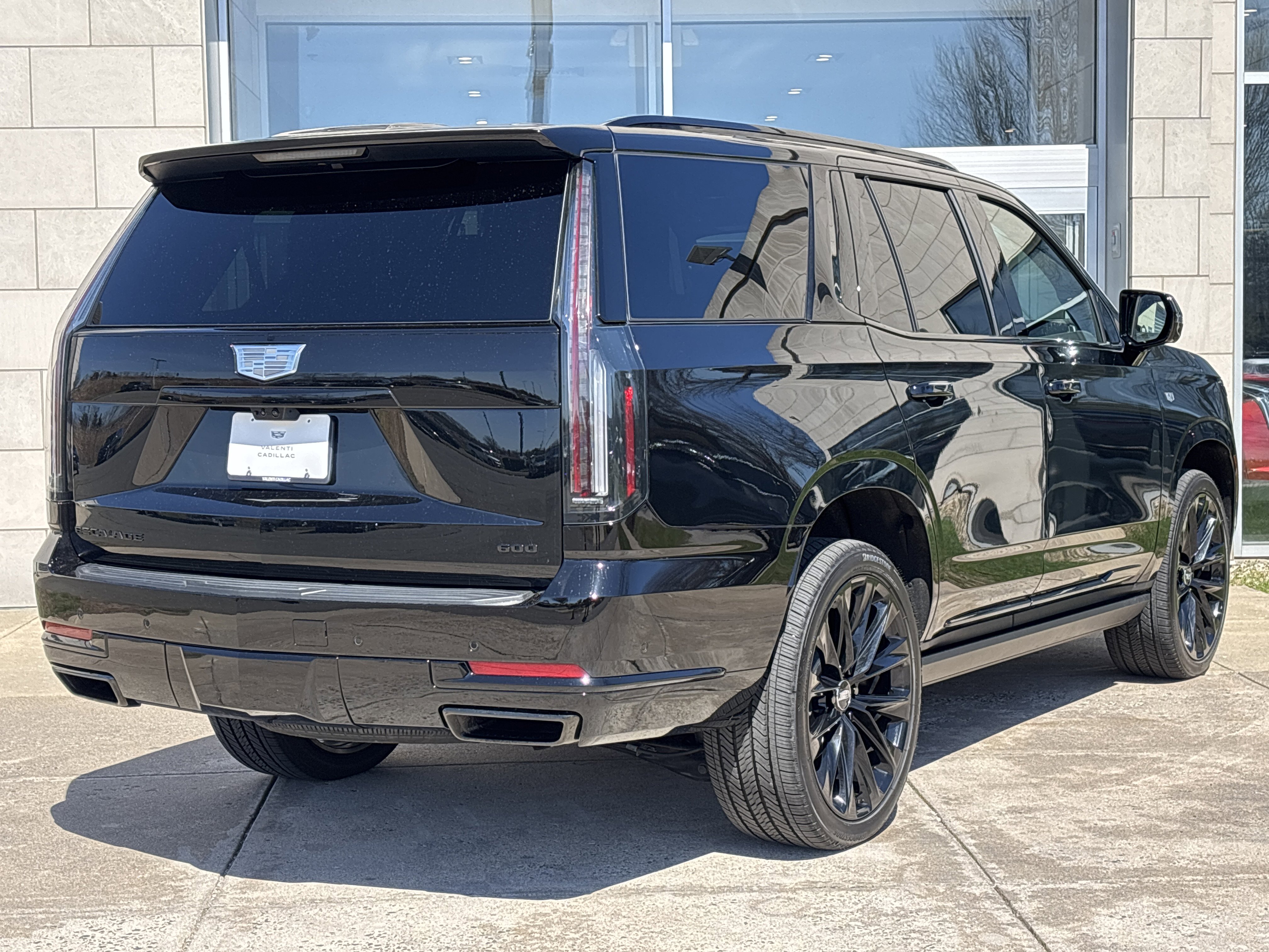 Used 2026 Cadillac Escalade Platinum Sport w/ LPO, ONYX Package image 5