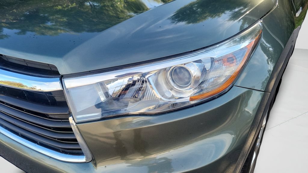Used 2016 Toyota Highlander Limited w/ Driver Technology Package AWD/4WD image 24