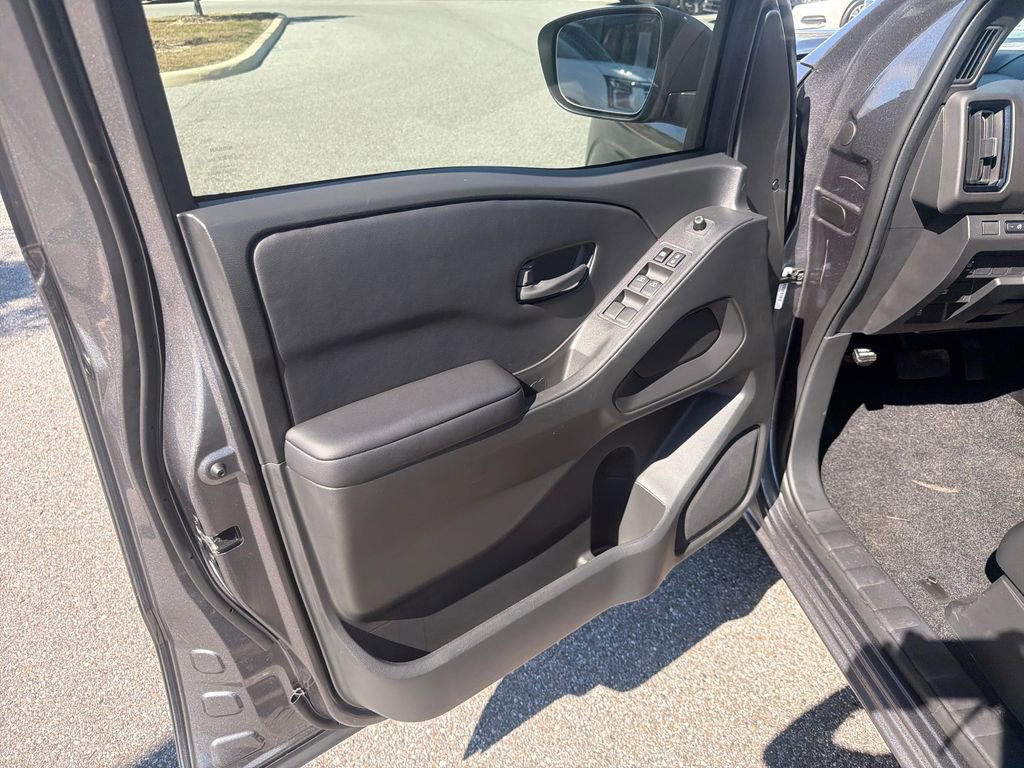 New 2026 Nissan Frontier SV image 13