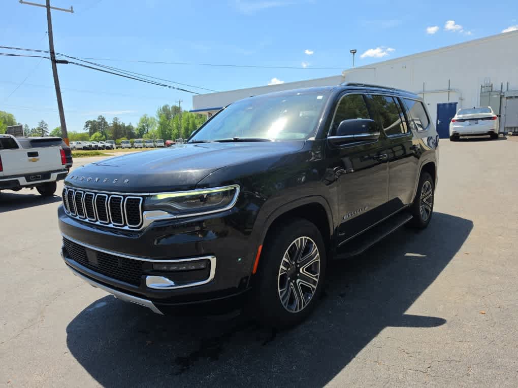 Used 2024 Jeep Wagoneer Series II w/ Flexible Seating Group RWD image 7