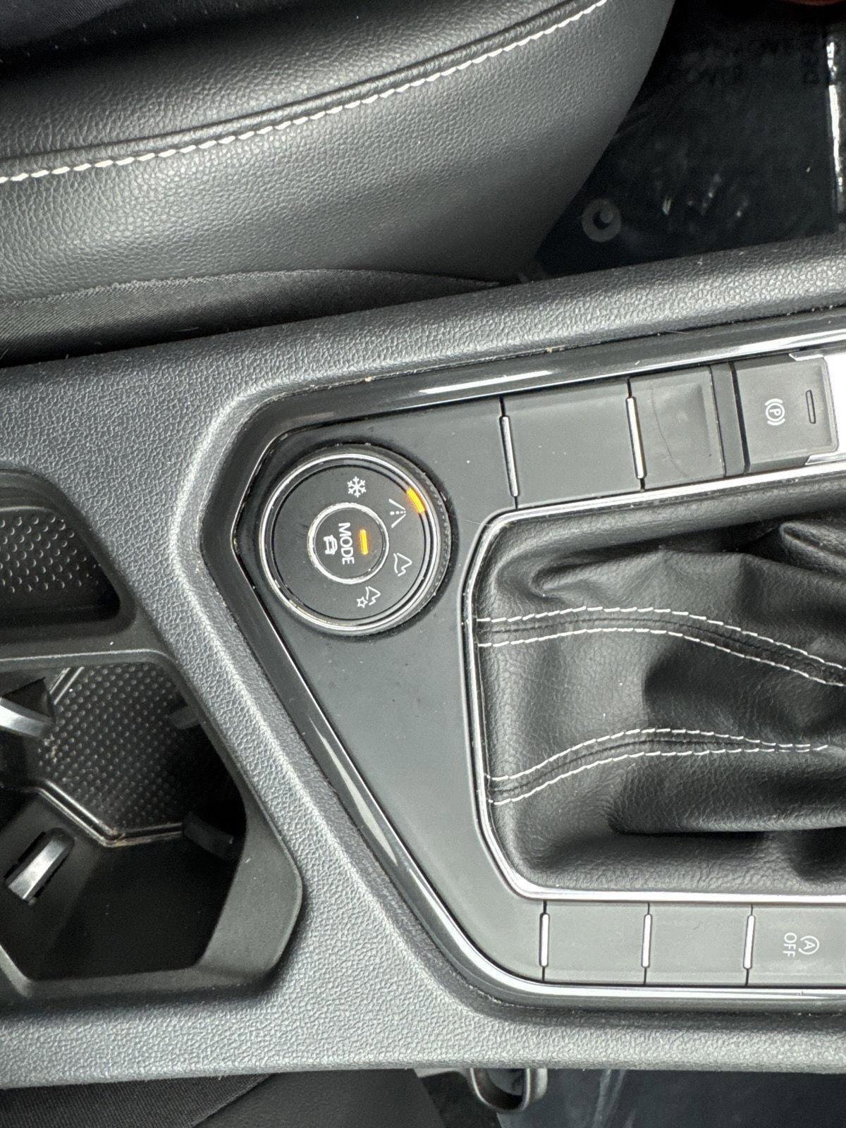 Certified 2022 Volkswagen Tiguan SE AWD/4WD image 21