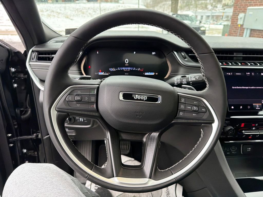 New 2025 Jeep Grand Cherokee L Laredo w/ Luxury Tech Group I image 16