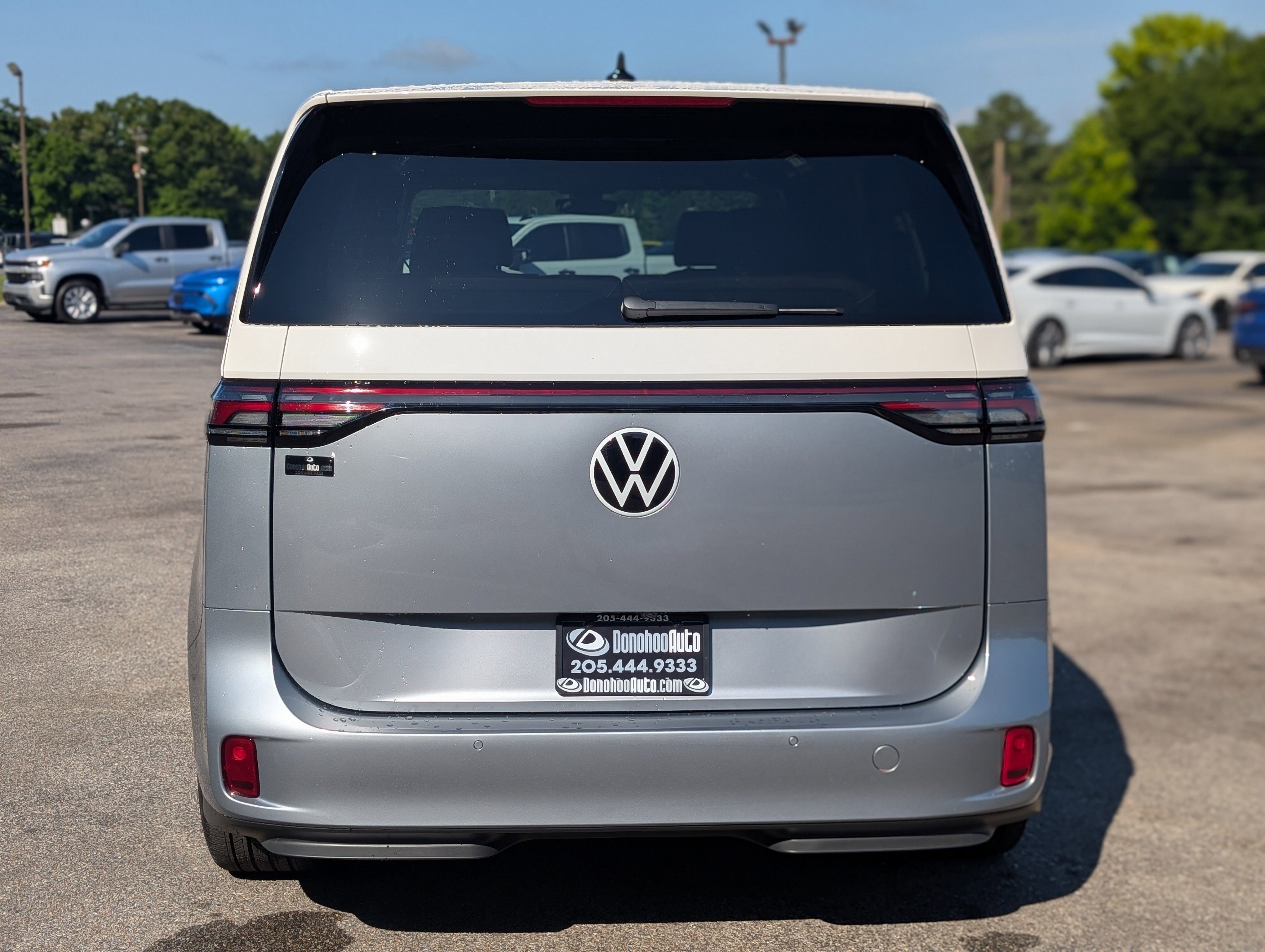 Used 2025 Volkswagen ID. Buzz Pro S Plus RWD image 8