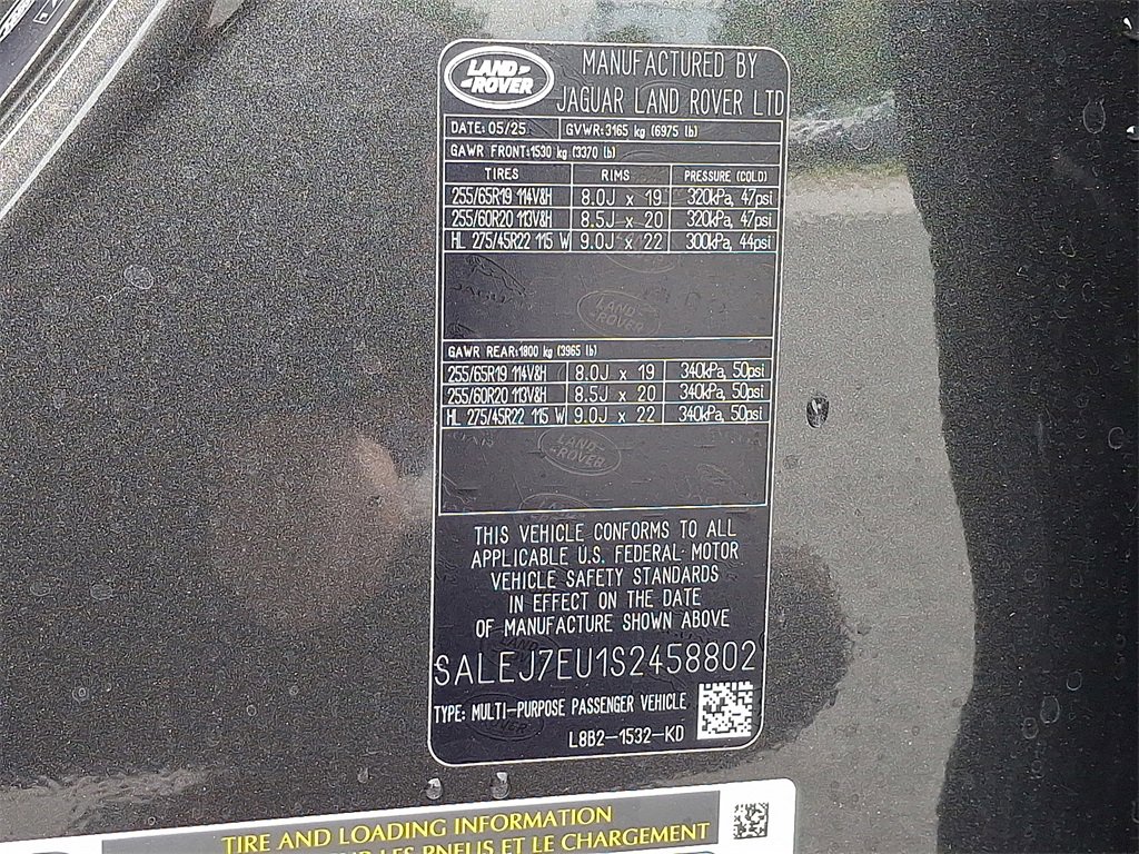 New 2025 Land Rover Defender 110 S image 21