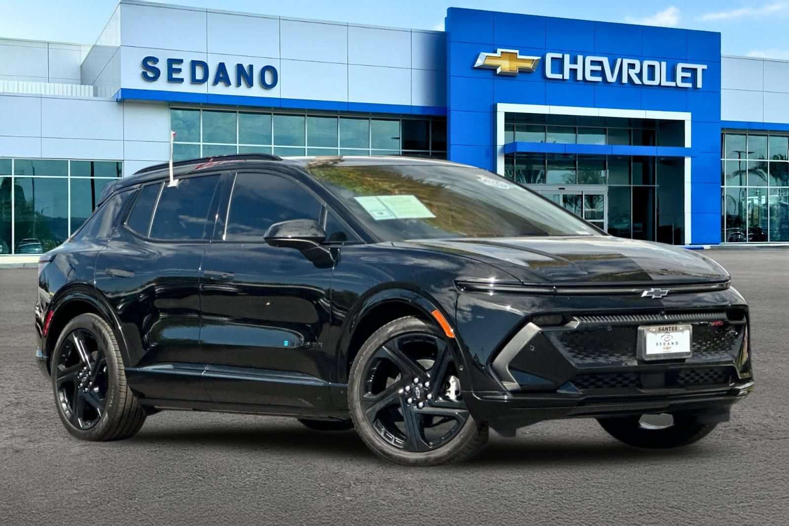 Used 2024 Chevrolet Equinox EV RS FWD image 2