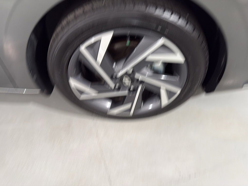 Used 2025 Hyundai Elantra Sport image 12