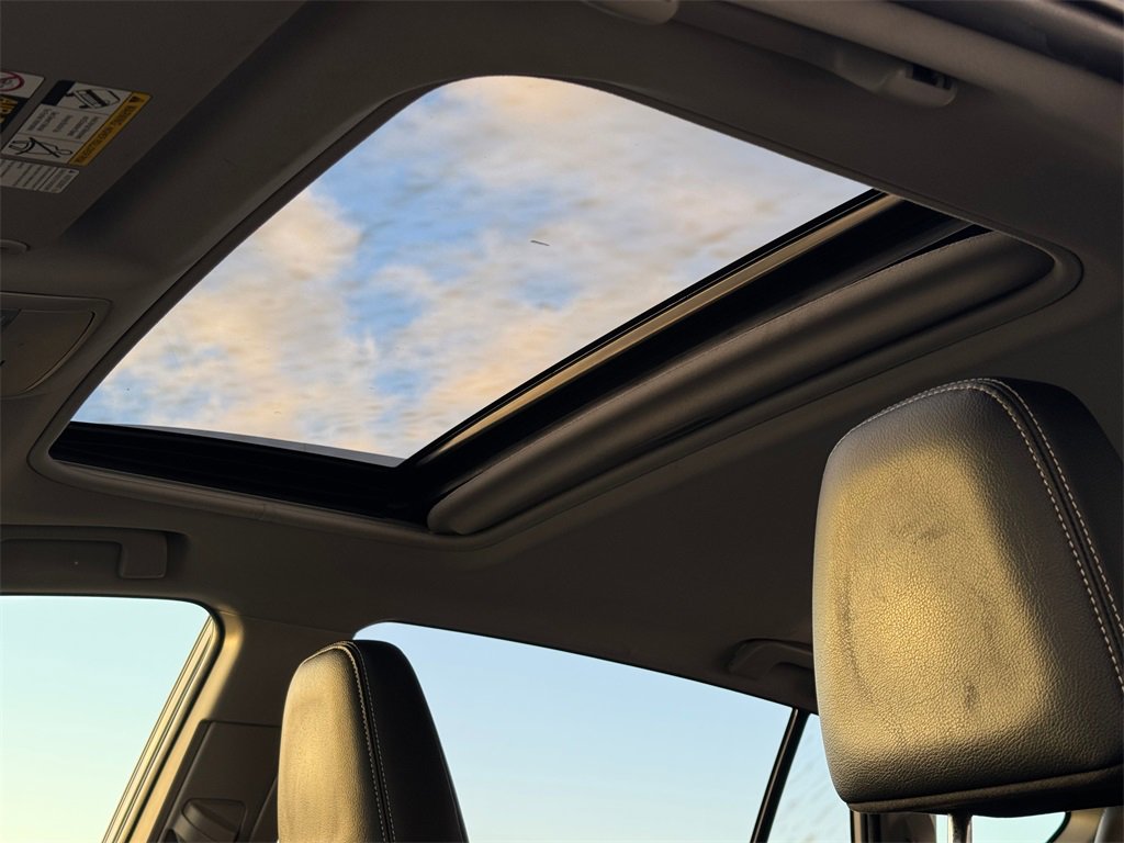 Used 2016 Toyota RAV4 Limited image 18