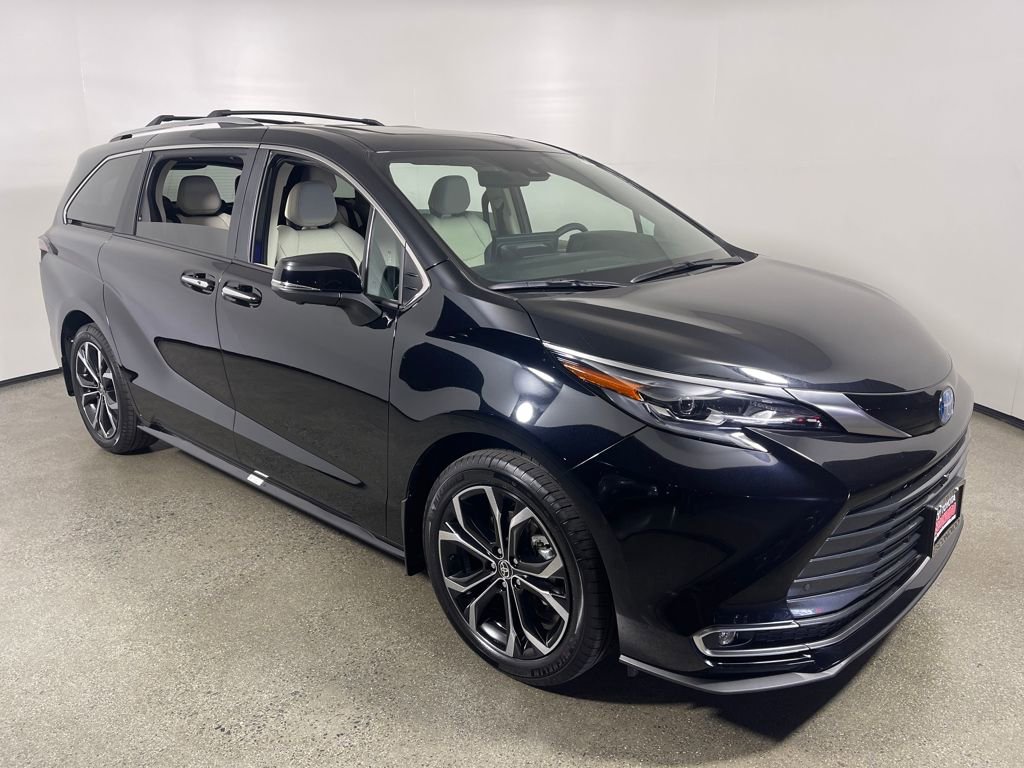 New 2025 Toyota Sienna Platinum