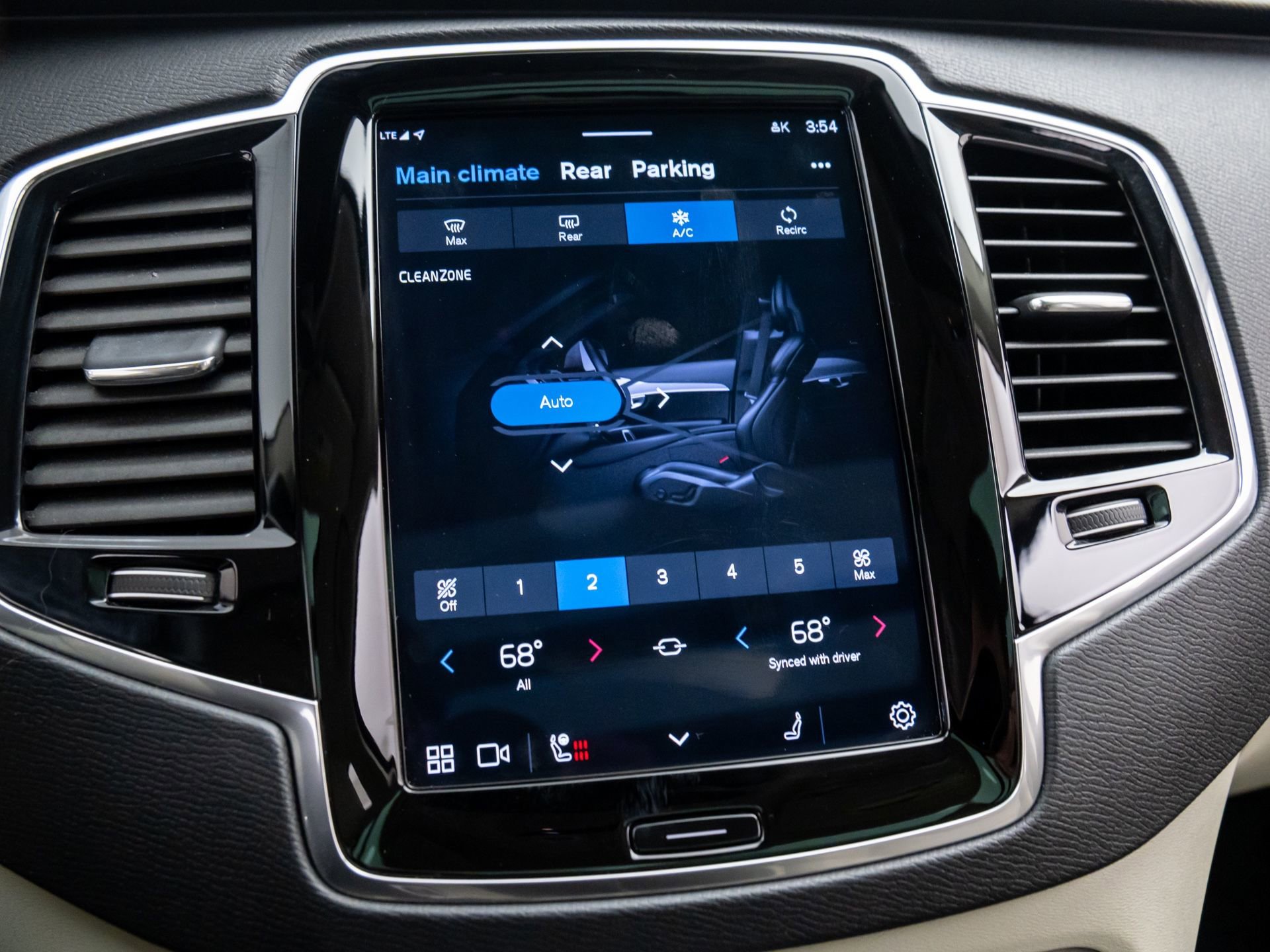 Used 2023 Volvo XC90 B6 Plus w/ Protection Package Premier image 31